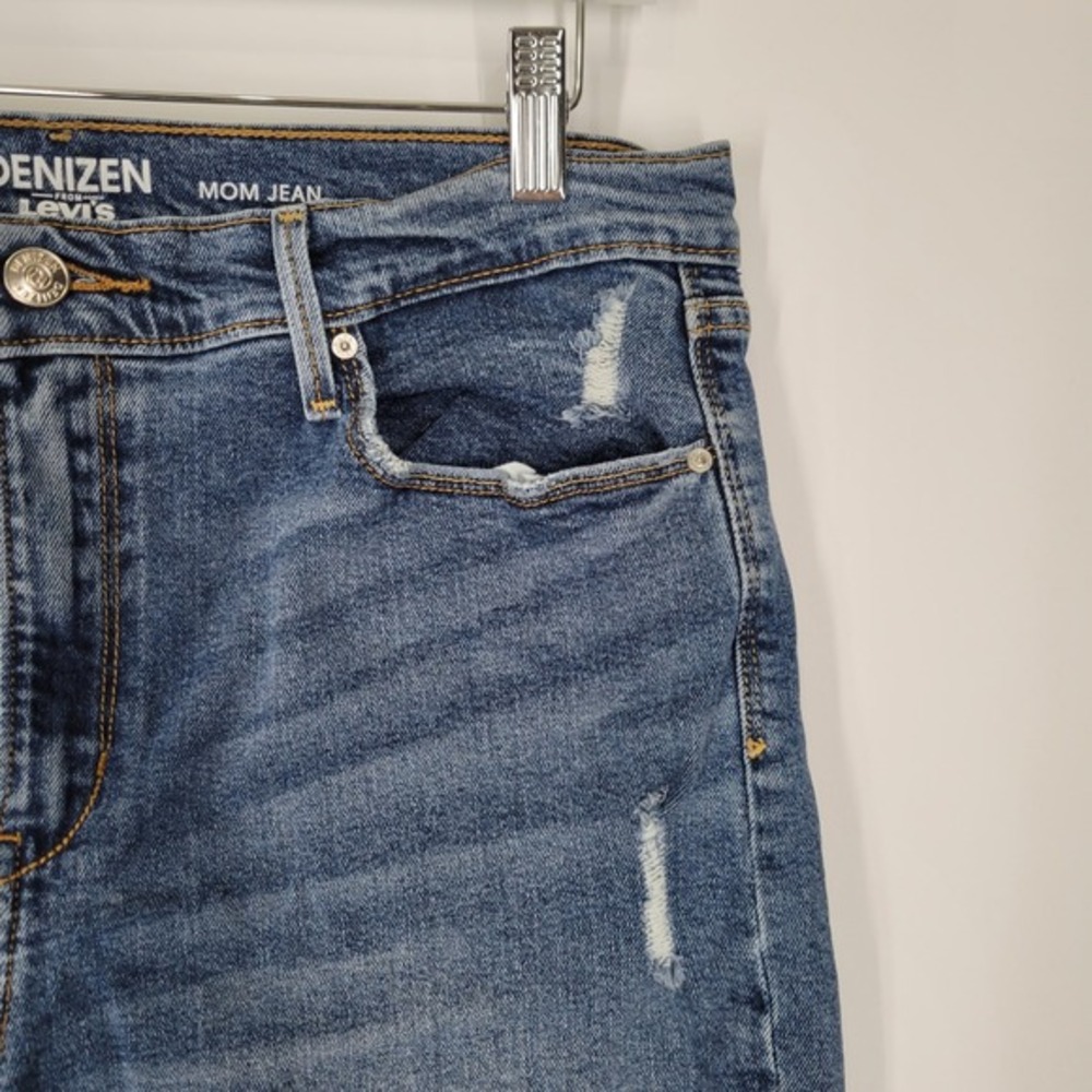 DENIZEN from Levi's Mom‎ Jean Distressed Medium Wash Blue Denim Size 31 x 25 - Picture 2 of 10